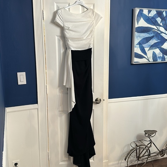 Talbot Runhof size 2 Crepe Gown - Picture 2 of 7